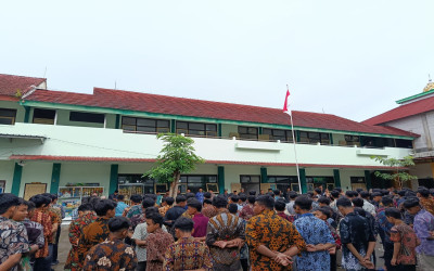 Upacara Hari Jadi Ke-281 Kabupaten Pacitan di MTs Negeri 3 Pacitan