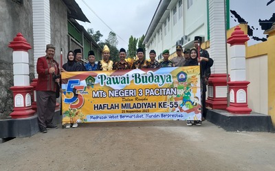 KARNAVAL PAWAI BUDAYA DALAM RANGKA HUT MTSN 3 PACITAN KE 55