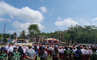 Upacara Detik-Detik Proklamasi ke-80 Berlangsung Khidmat dan Meriah di Lapangan Punung